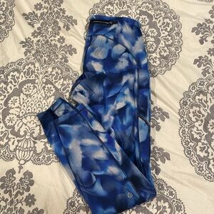 Lululemon leggings with side pockets